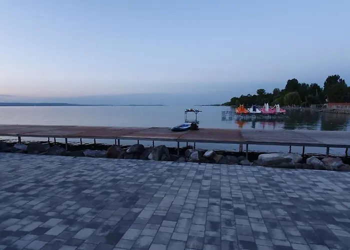Toparti - וילה Balatonboglár